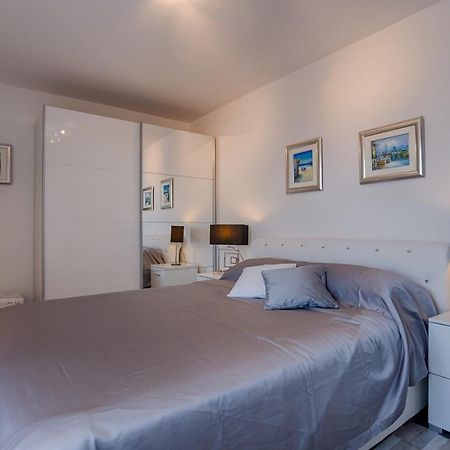 Holiday House Queens With Sea View 셀스 외부 사진